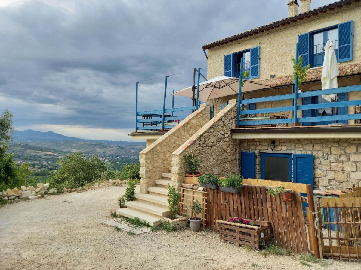 La Casa Dalle Finestre Blu Abbateggio Екстериор снимка