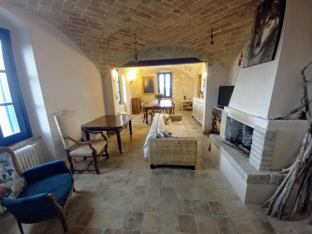 La Casa Dalle Finestre Blu Abbateggio Екстериор снимка