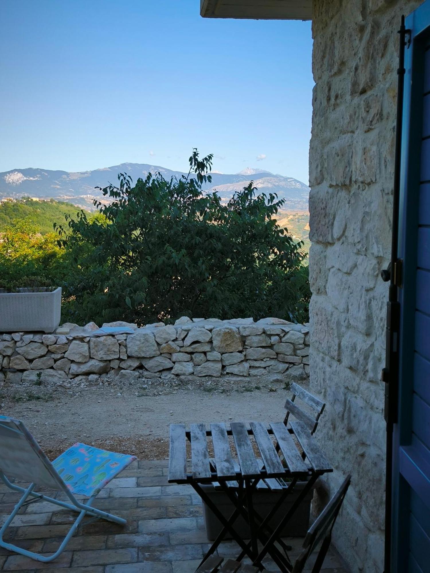 La Casa Dalle Finestre Blu Abbateggio Екстериор снимка